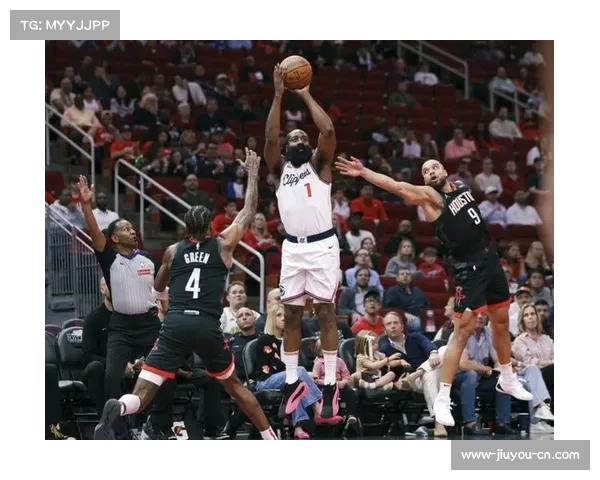 快船进攻效率第五却面临篮板保护难题 哈登下场后进攻持续性不足 快船进攻效率第五却面临篮板保护难题 哈登下场后进攻持续性不足